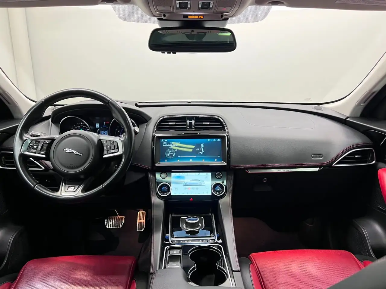 Jaguar F-Pace снимка Jaguar F-Pace