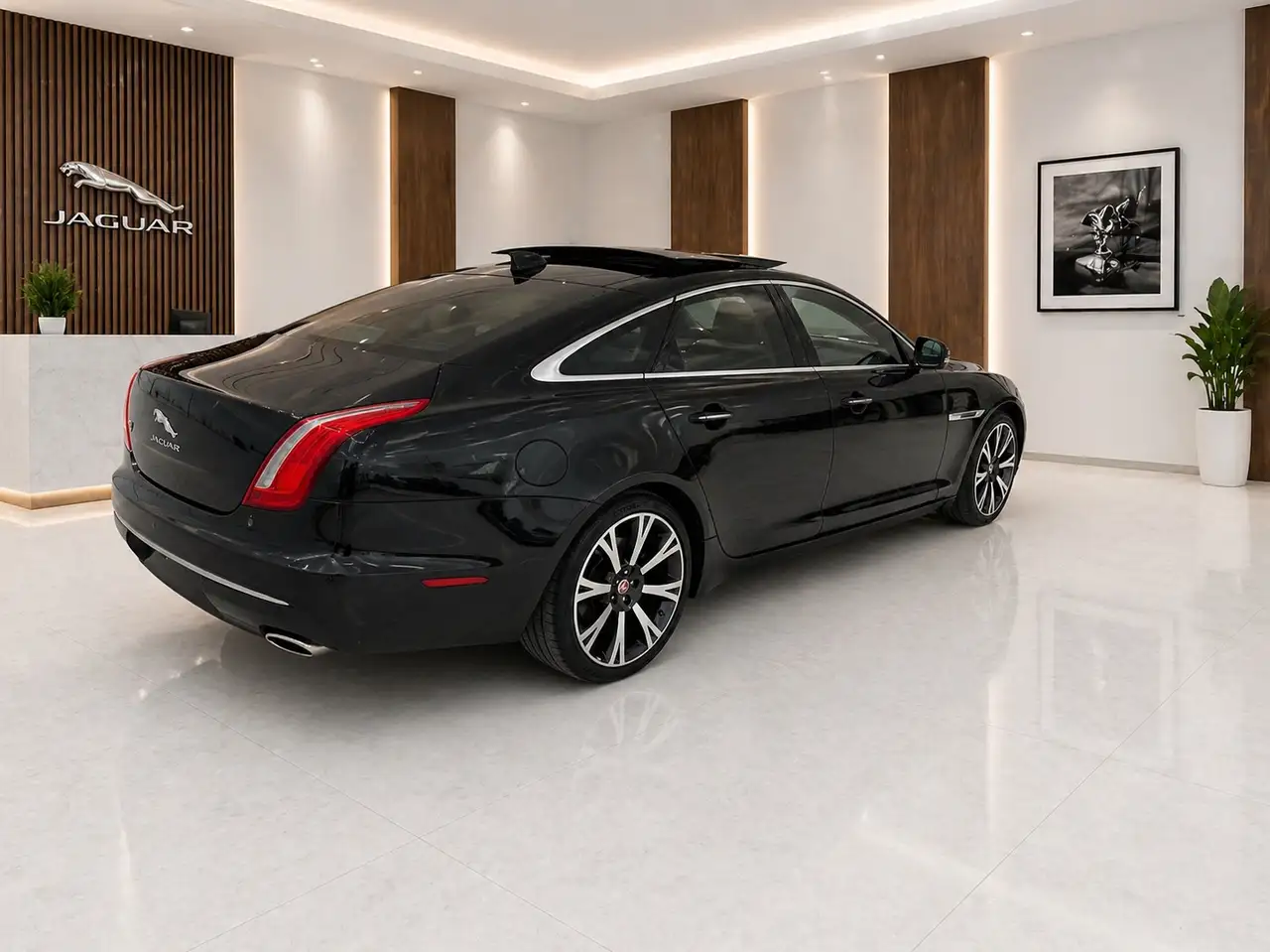 Jaguar XJ photo Jaguar XJ