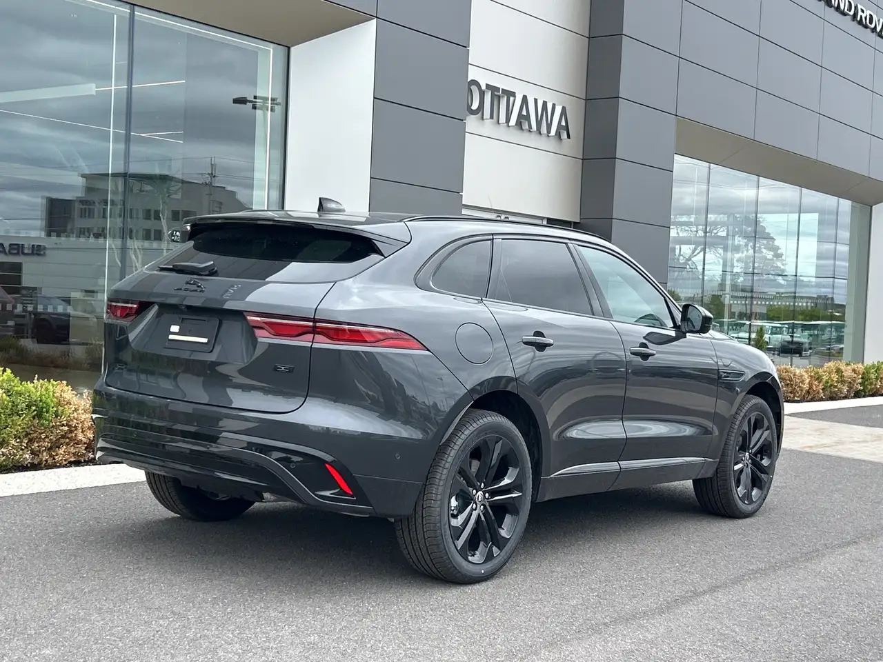 Jaguar F-Pace photo Jaguar F-Pace