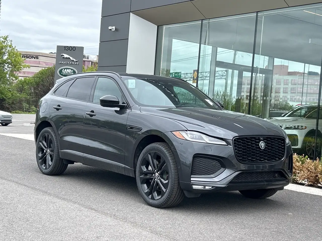 Jaguar F-Pace photo Jaguar F-Pace