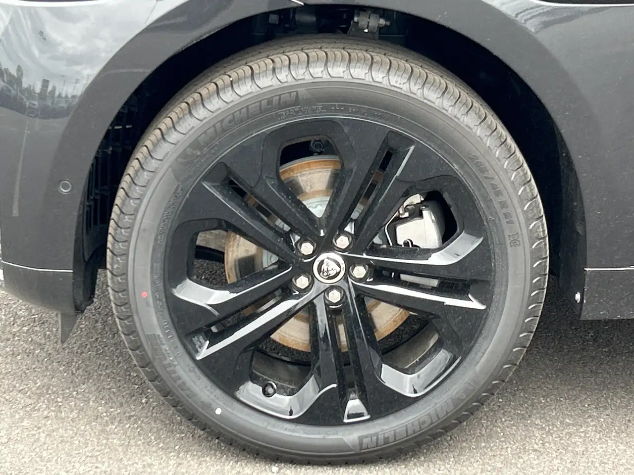 Jaguar F-Pace photo Jaguar F-Pace