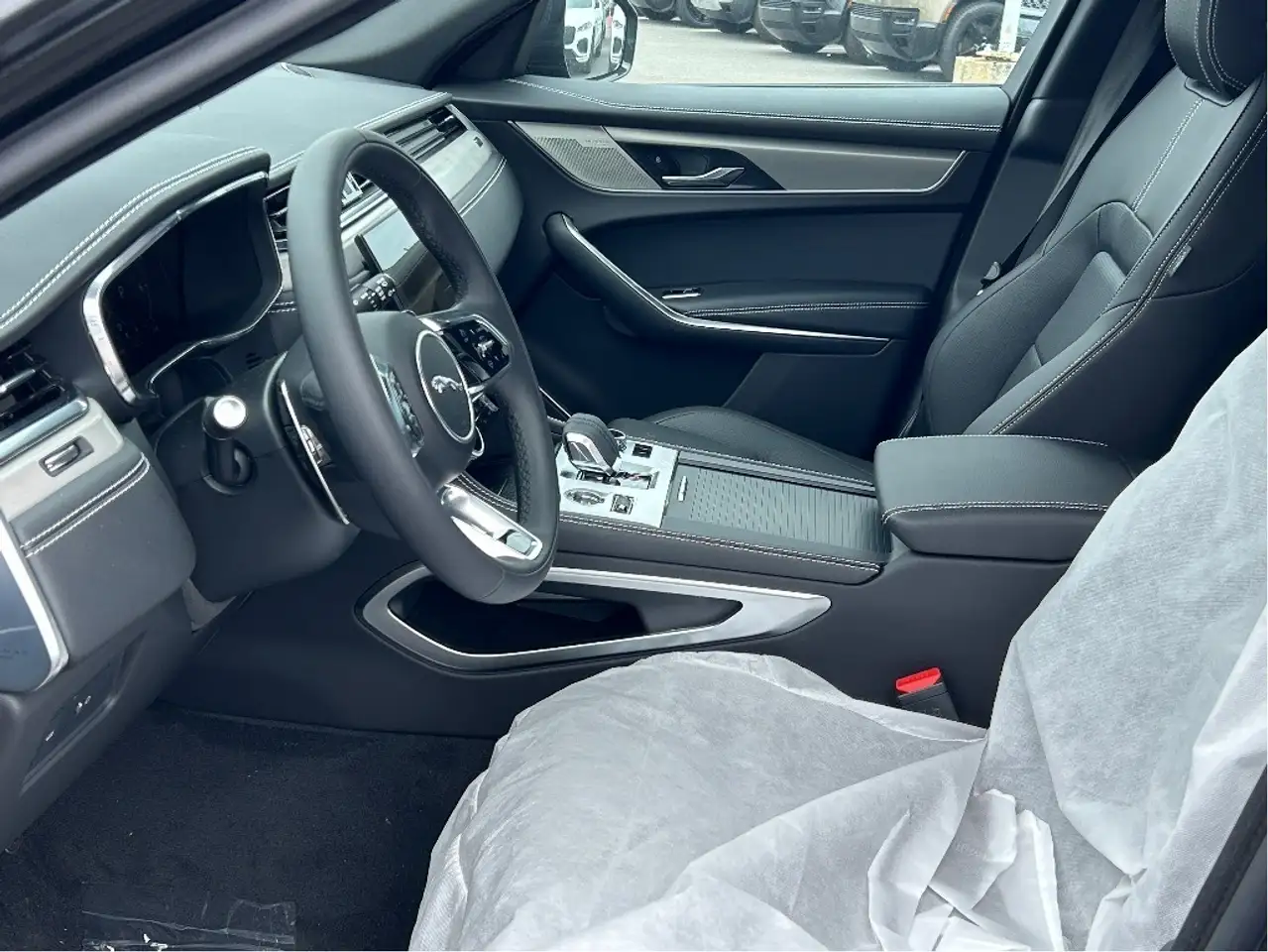 Jaguar F-Pace photo Jaguar F-Pace