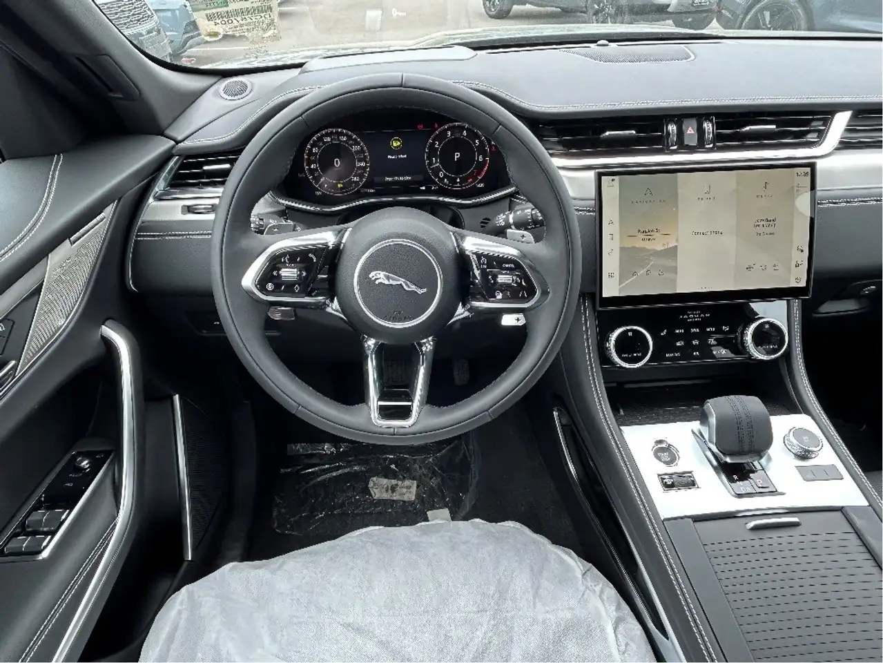 Jaguar F-Pace photo Jaguar F-Pace