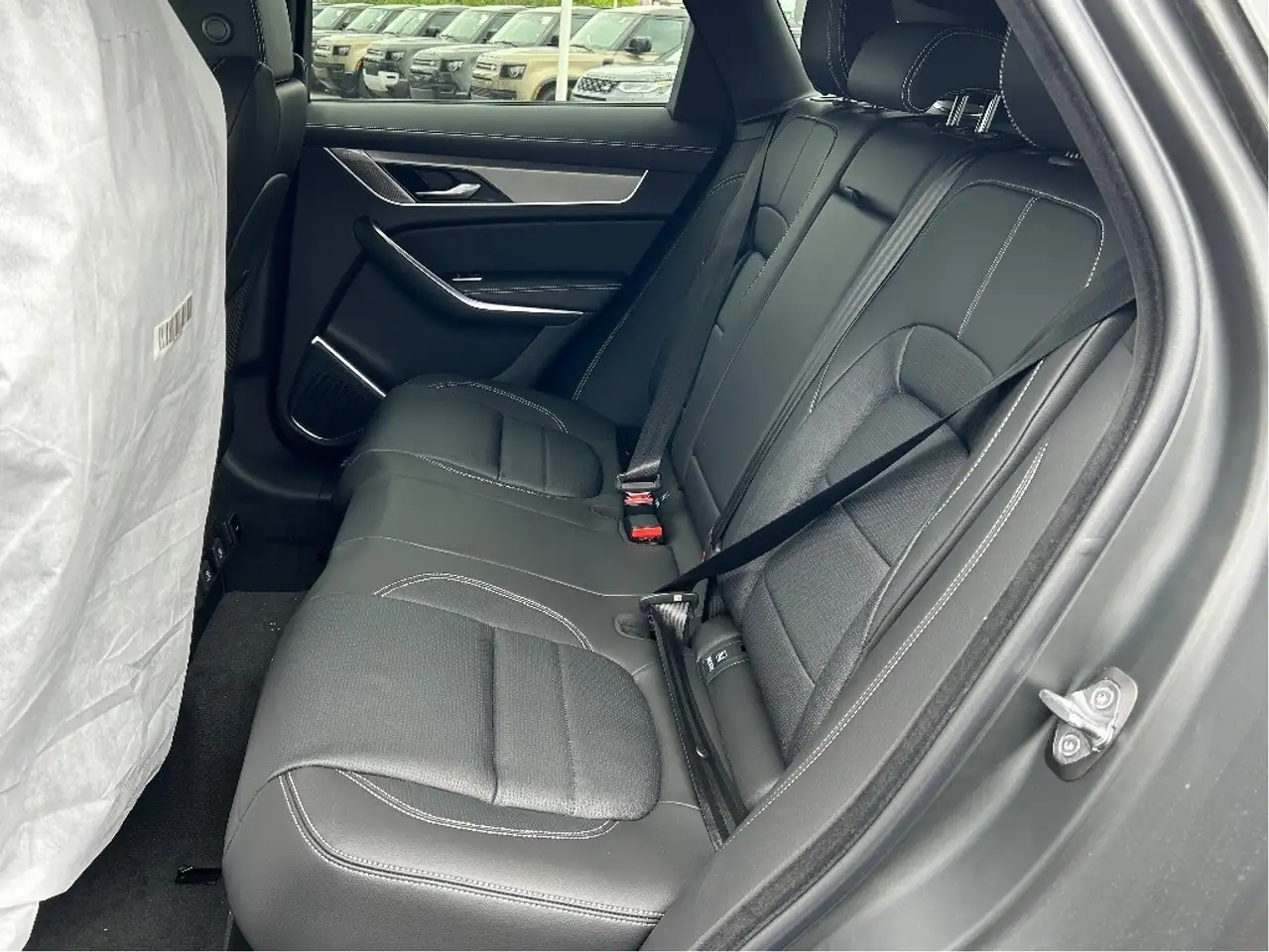 Jaguar F-Pace photo Jaguar F-Pace