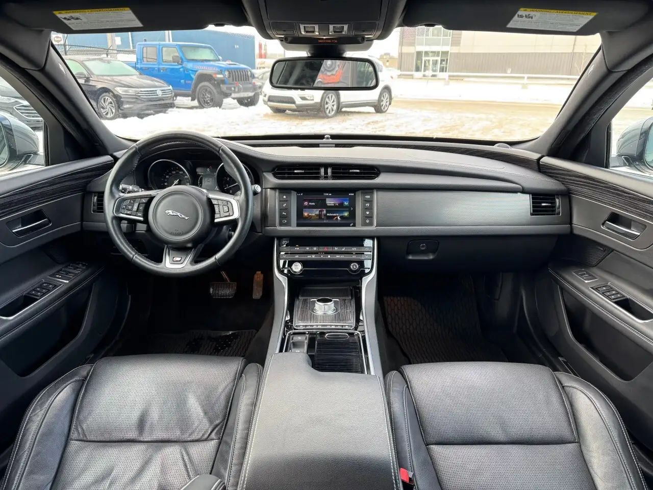Jaguar XF снимка Jaguar XF
