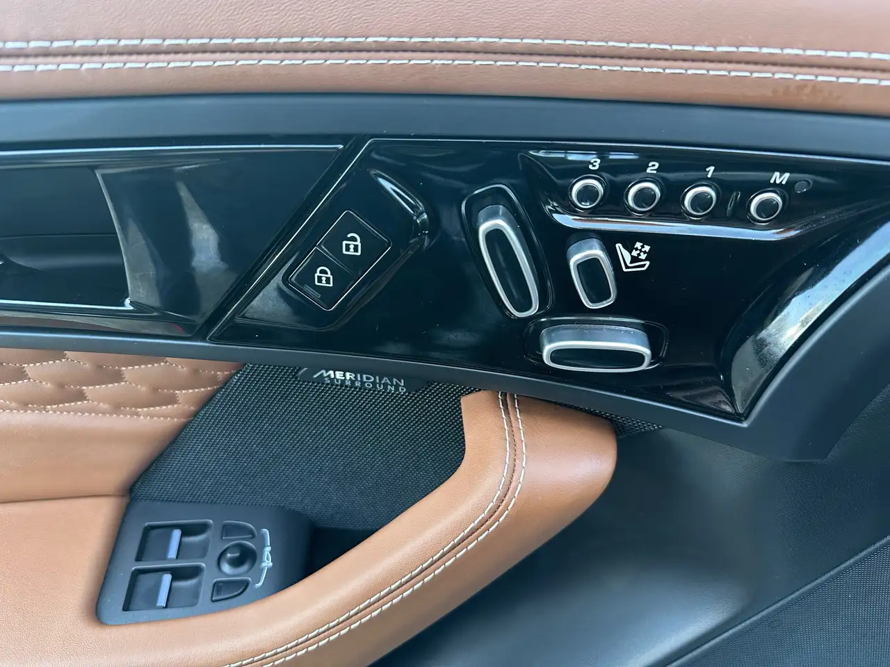 Jaguar F-Type снимка Jaguar F-Type