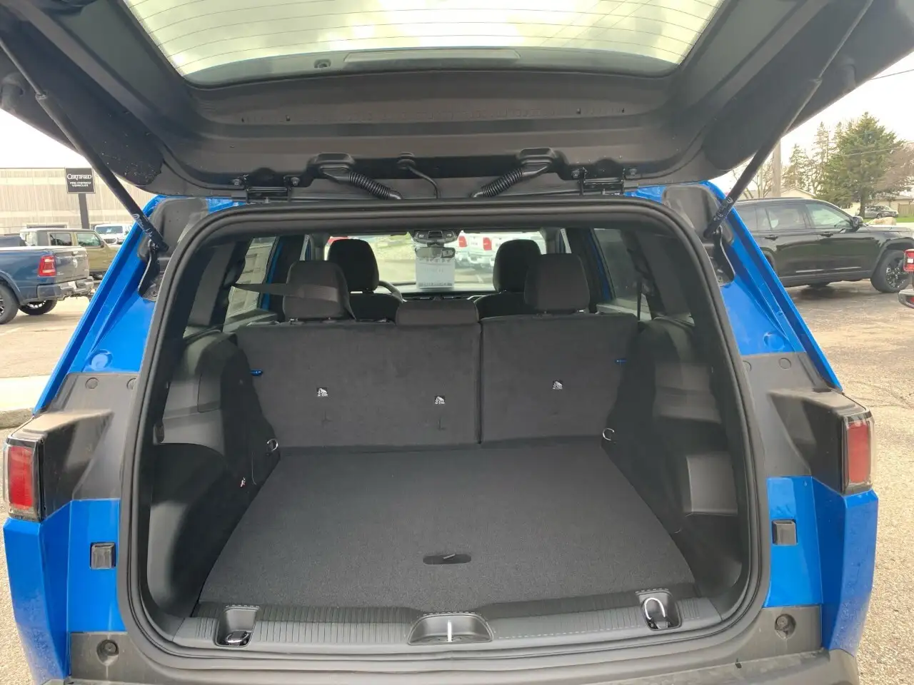 Jeep Cherokee снимка Jeep Cherokee