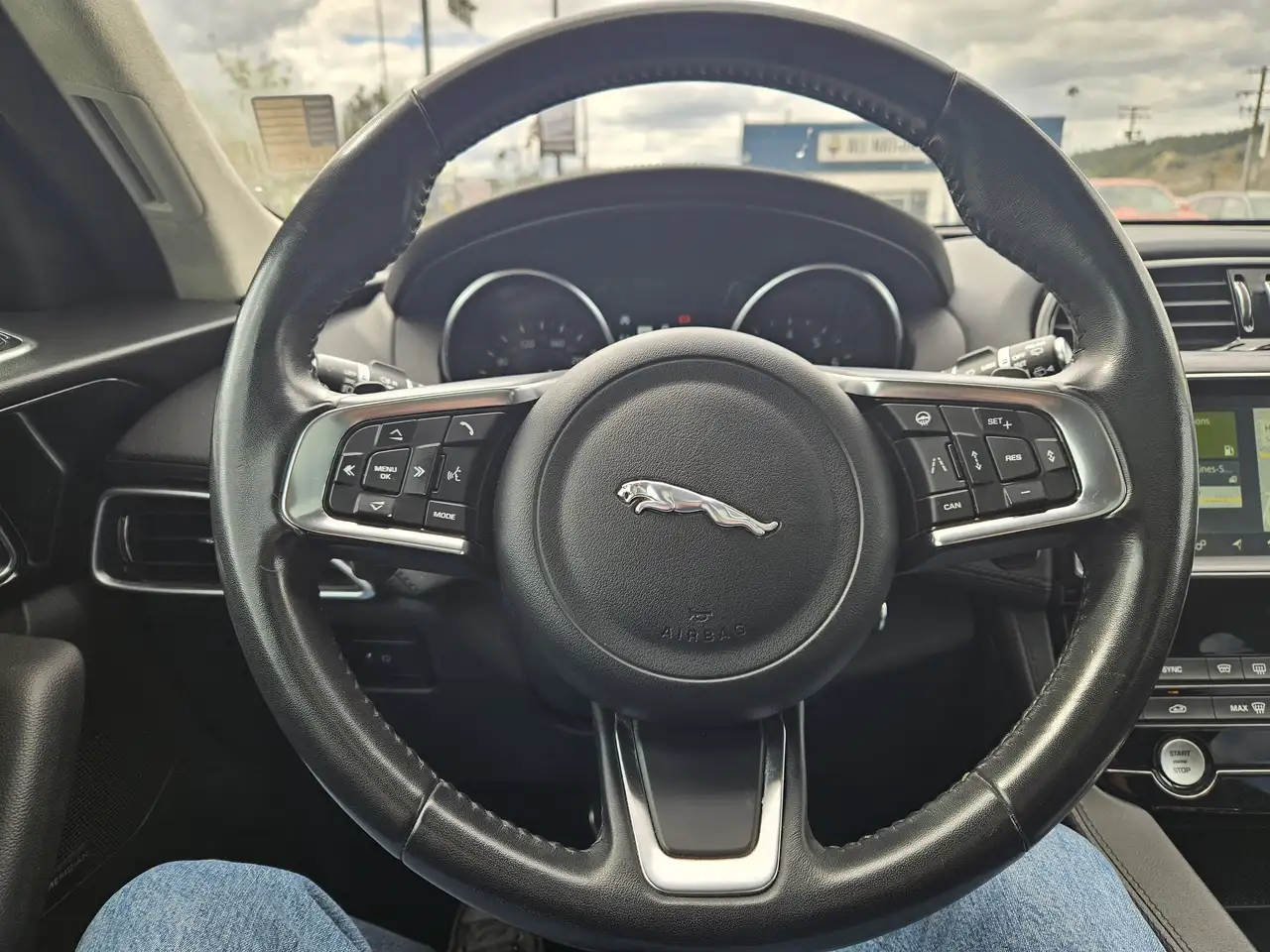 Jaguar F-Pace снимка Jaguar F-Pace