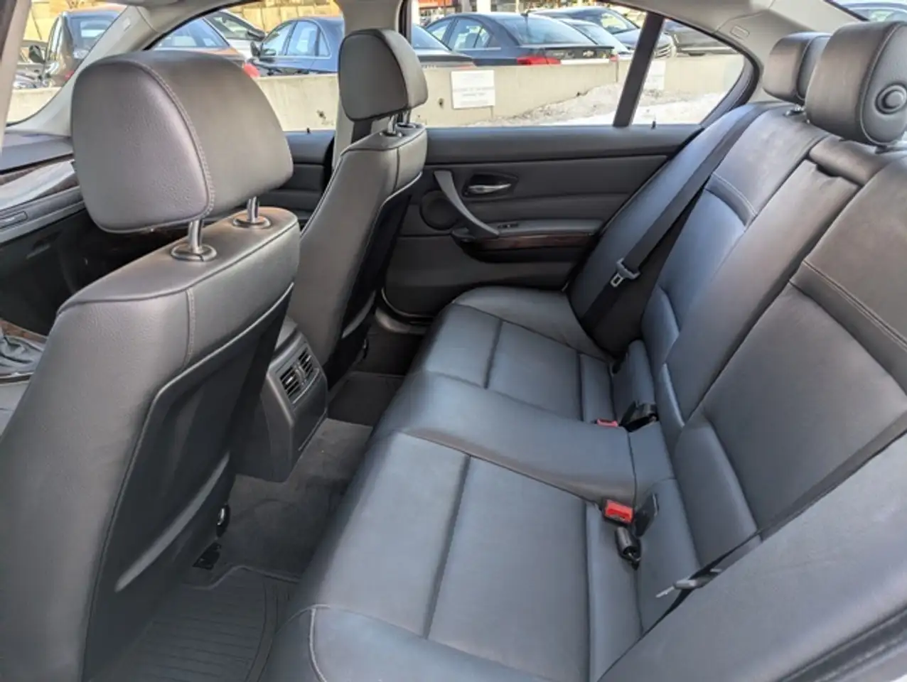 BMW 3 Series photo BMW 3 Series