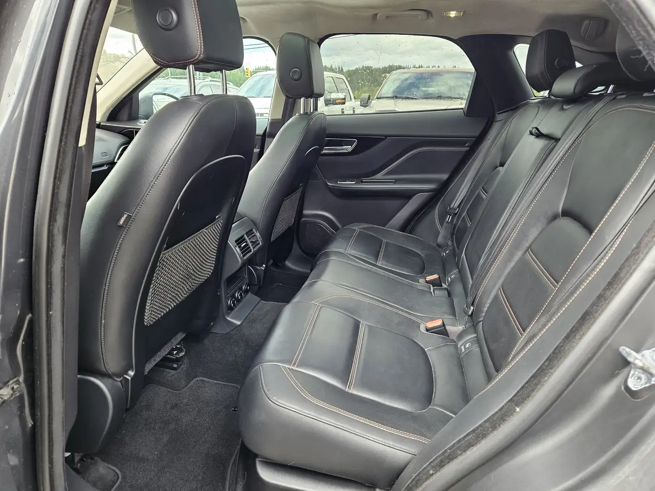 Jaguar F-Pace снимка Jaguar F-Pace