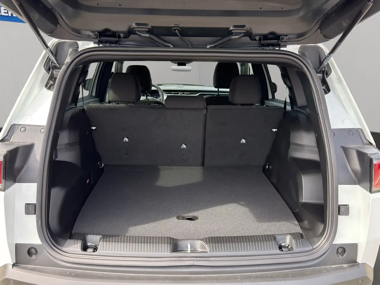 Jeep Cherokee снимка Jeep Cherokee