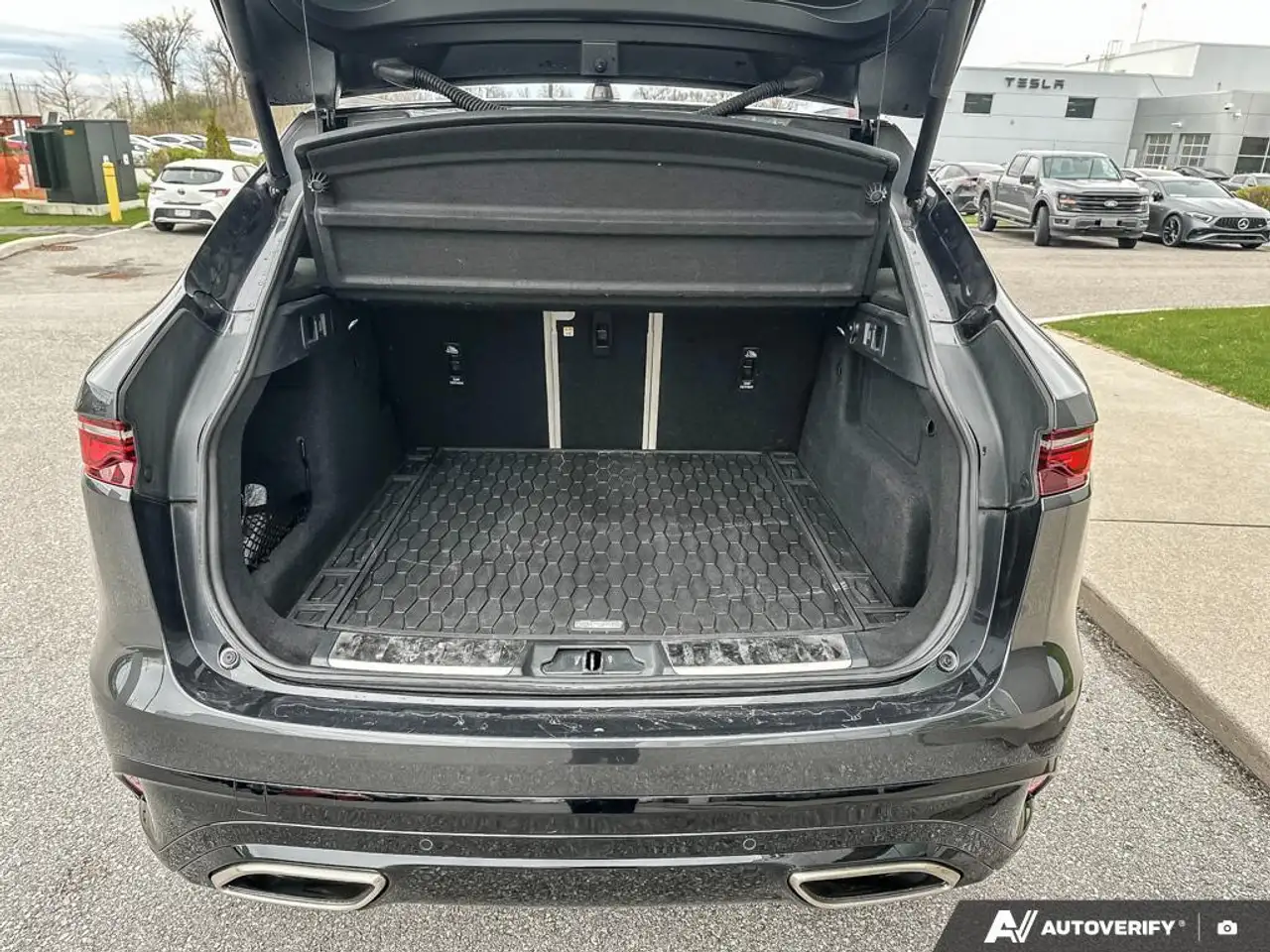 Jaguar F-Pace снимка Jaguar F-Pace