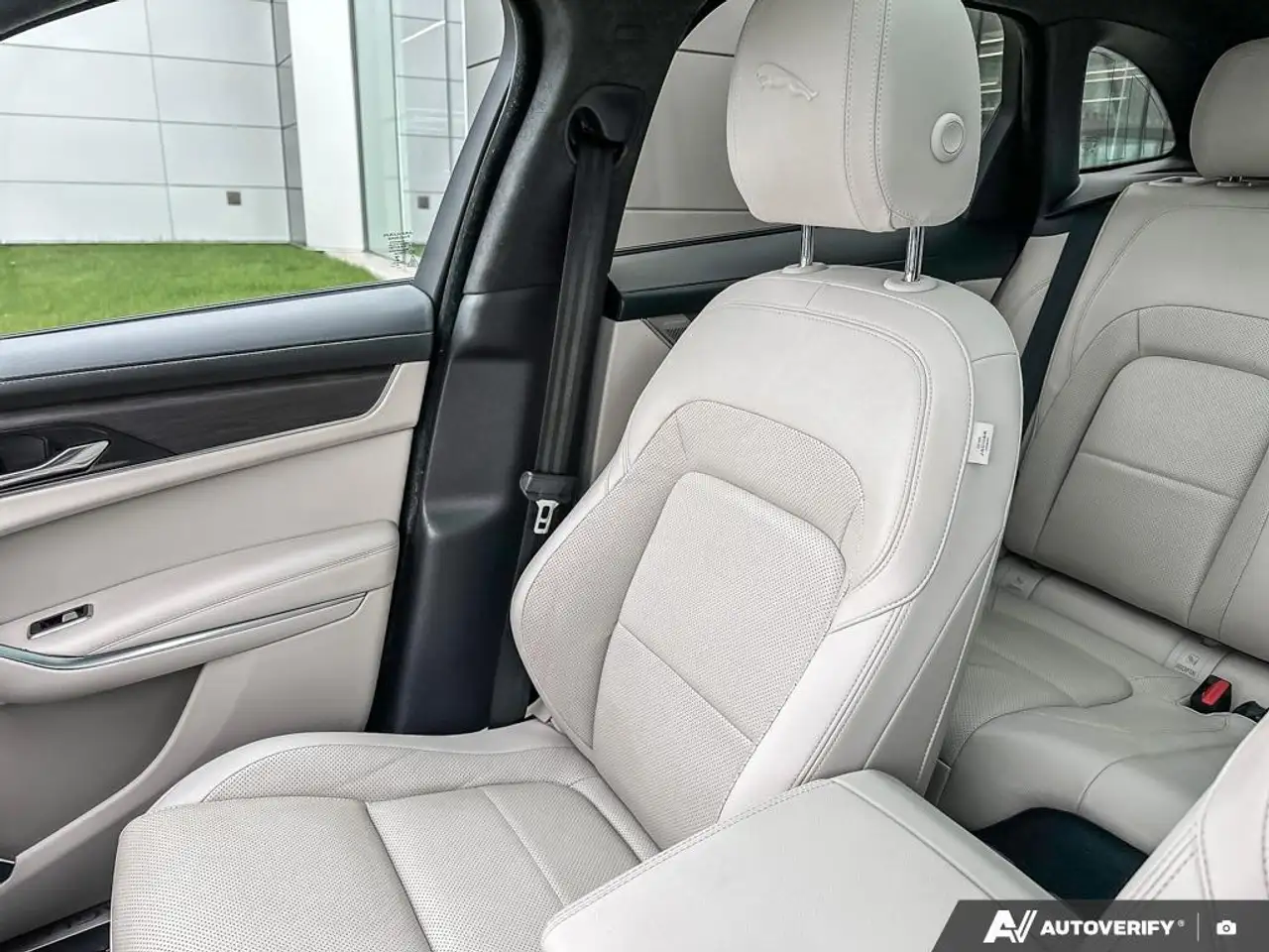 Jaguar F-Pace снимка Jaguar F-Pace