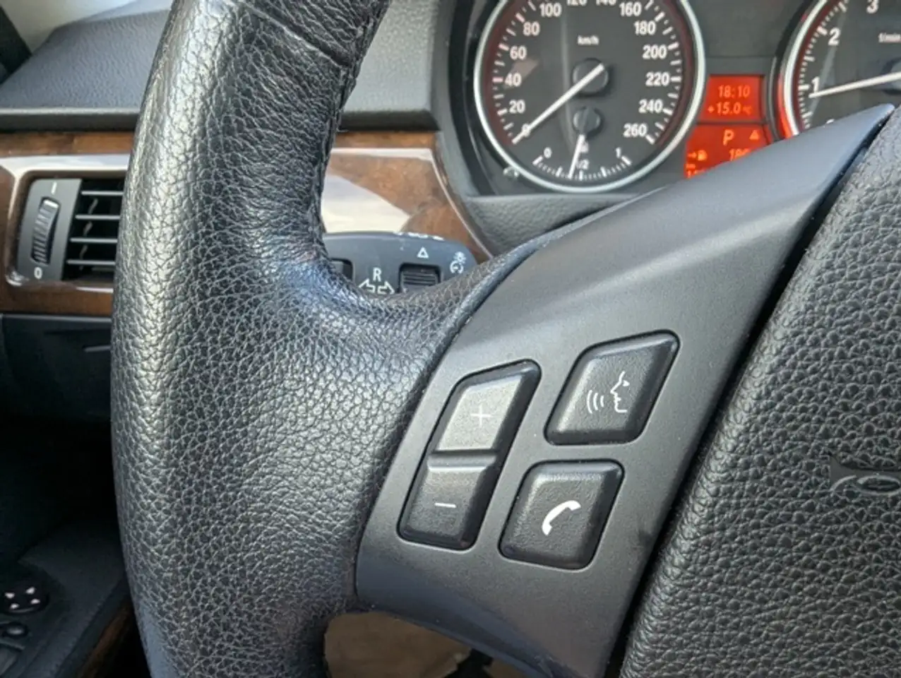 BMW 3 Series photo BMW 3 Series