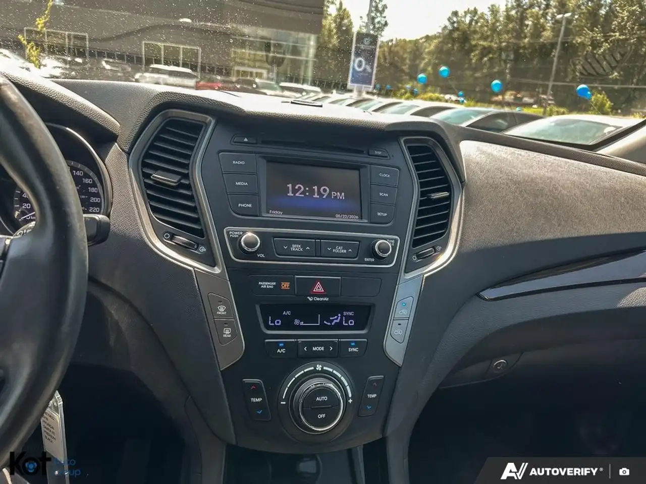 Hyundai SANTA FE photo Hyundai SANTA FE