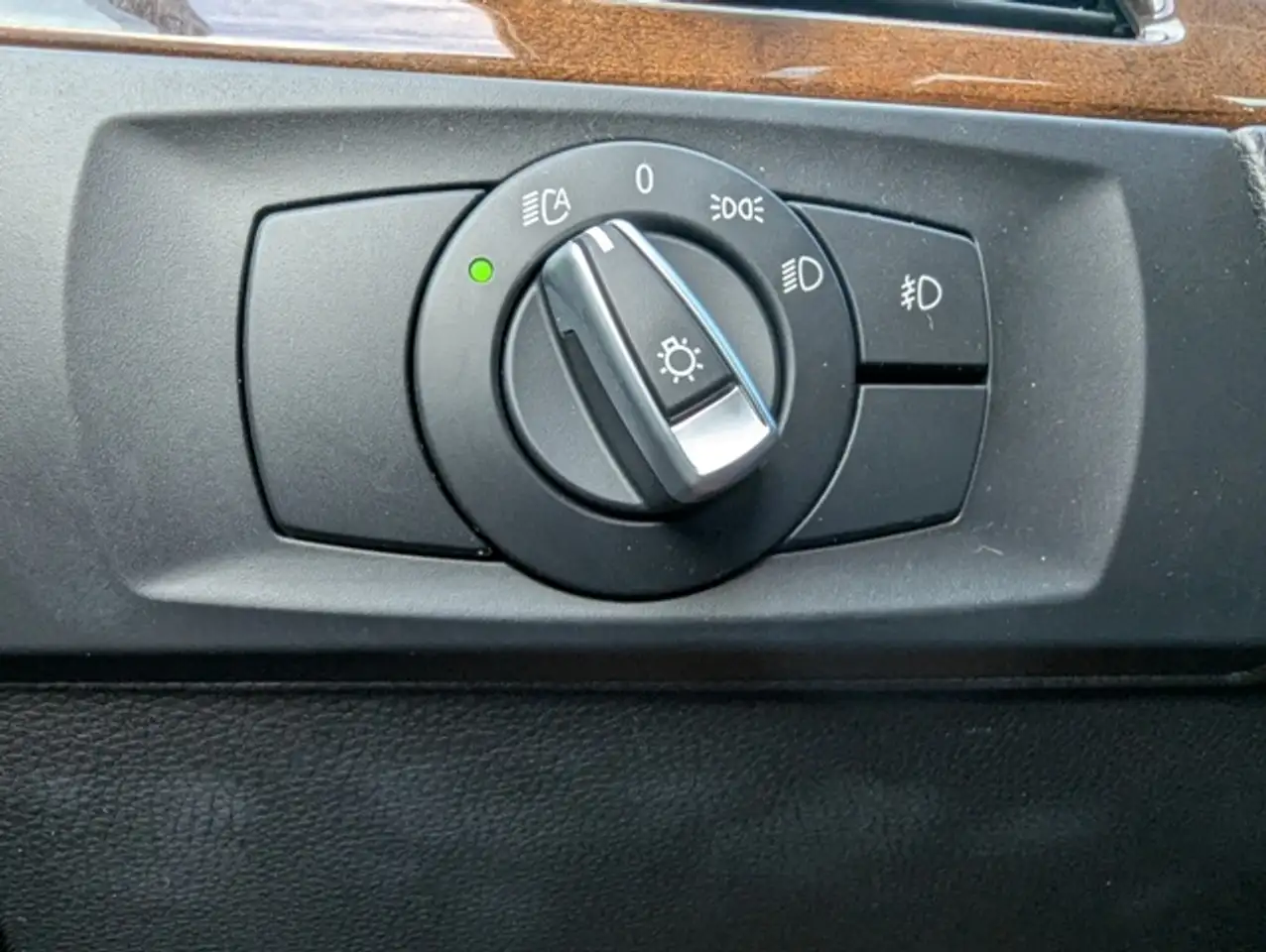 BMW 3 Series photo BMW 3 Series