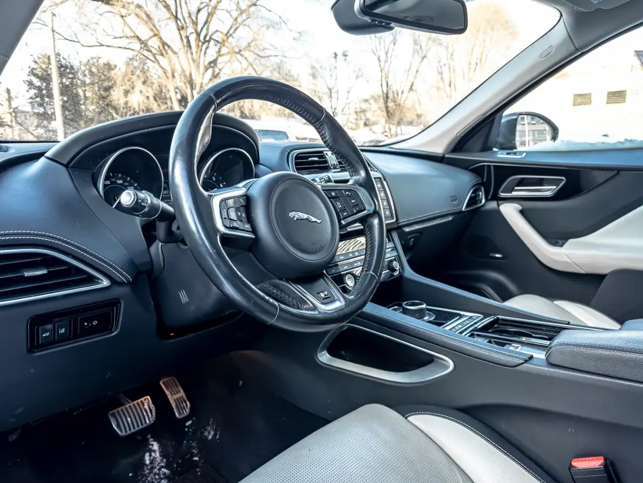 Jaguar F-Pace снимка Jaguar F-Pace