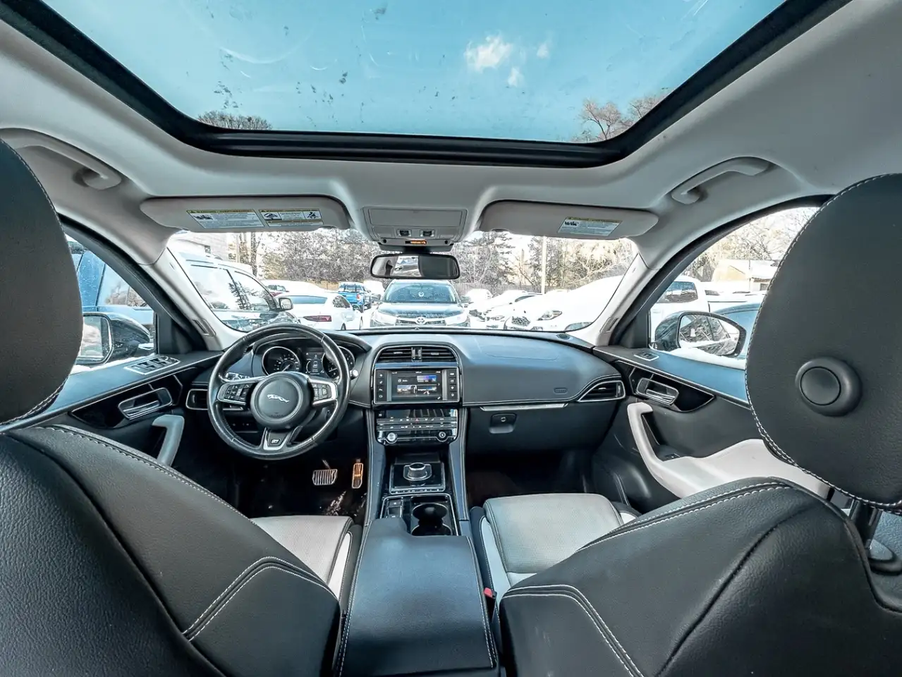 Jaguar F-Pace снимка Jaguar F-Pace