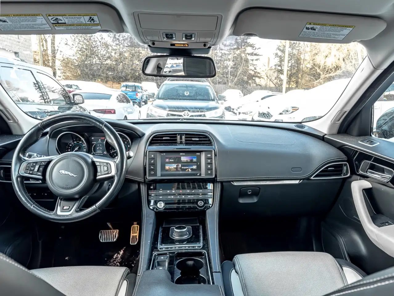 Jaguar F-Pace снимка Jaguar F-Pace