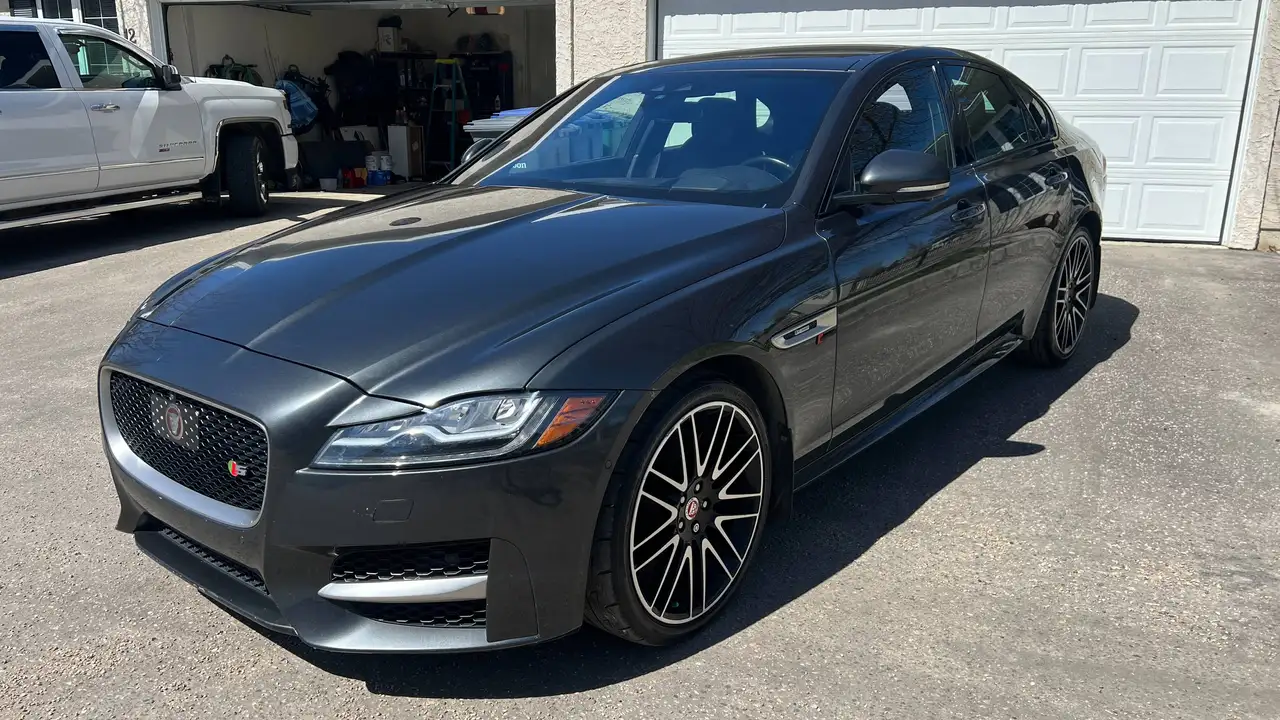 Jaguar XF photo Jaguar XF