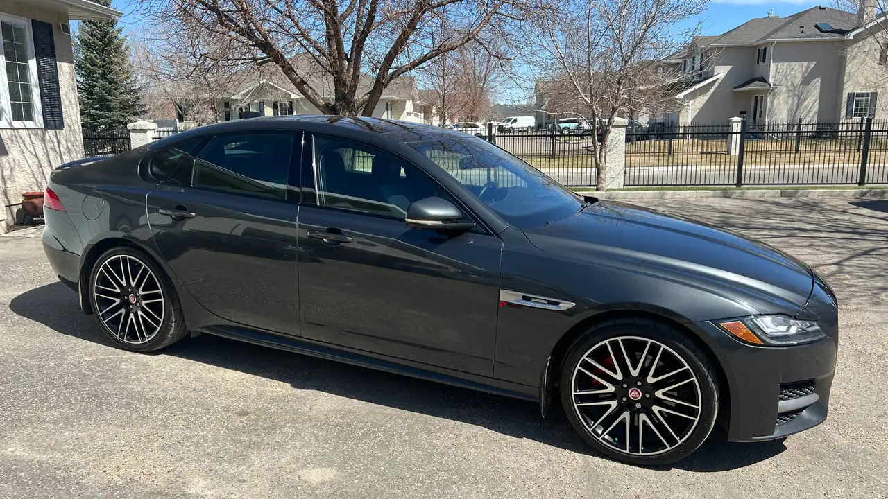 Jaguar XF photo Jaguar XF