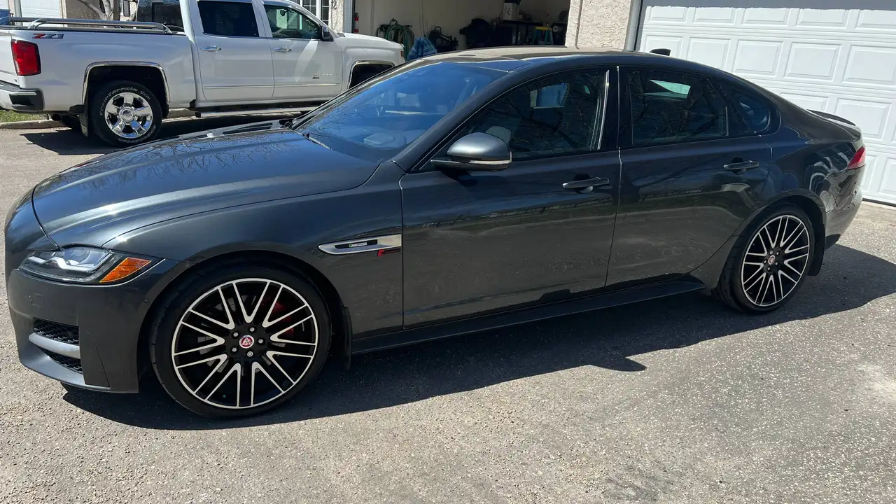 Jaguar XF photo Jaguar XF