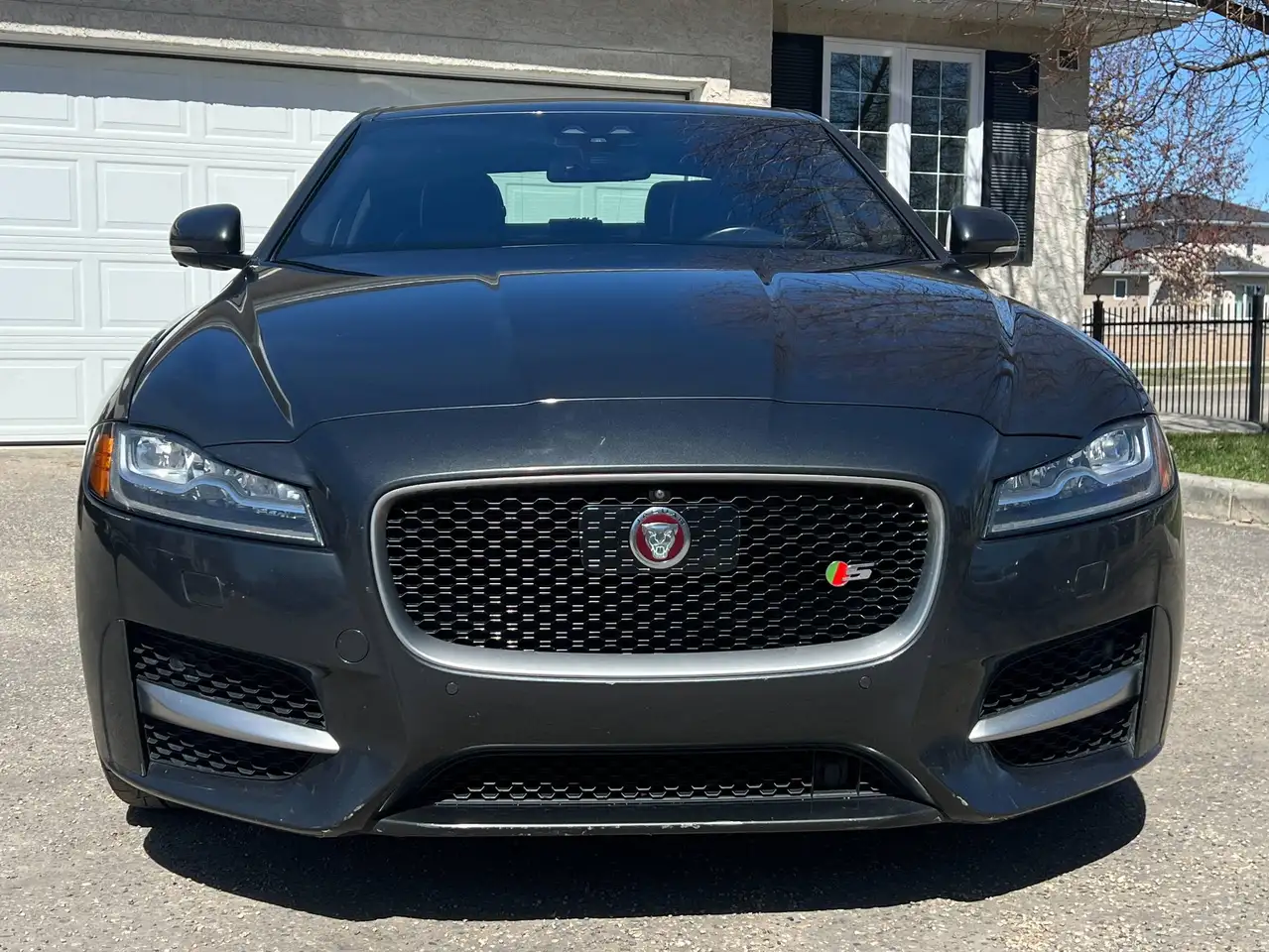 Jaguar XF photo Jaguar XF