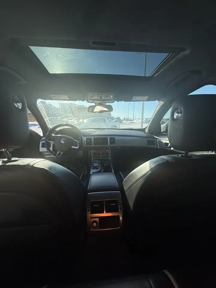 Jaguar XF снимка Jaguar XF