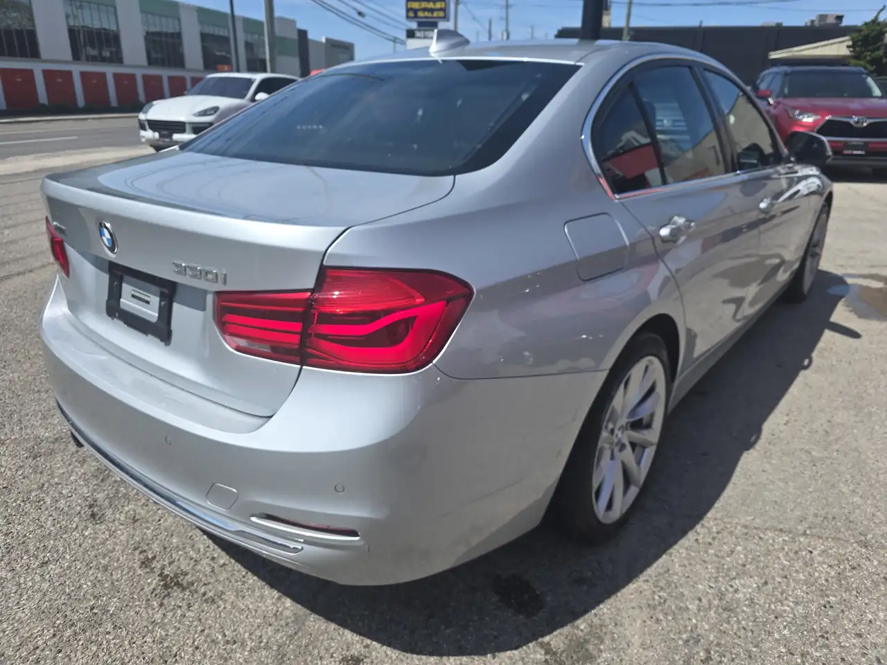 BMW 3 Series снимка BMW 3 Series