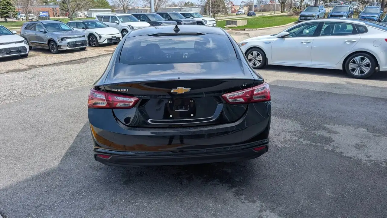 Chevrolet Malibu снимка Chevrolet Malibu