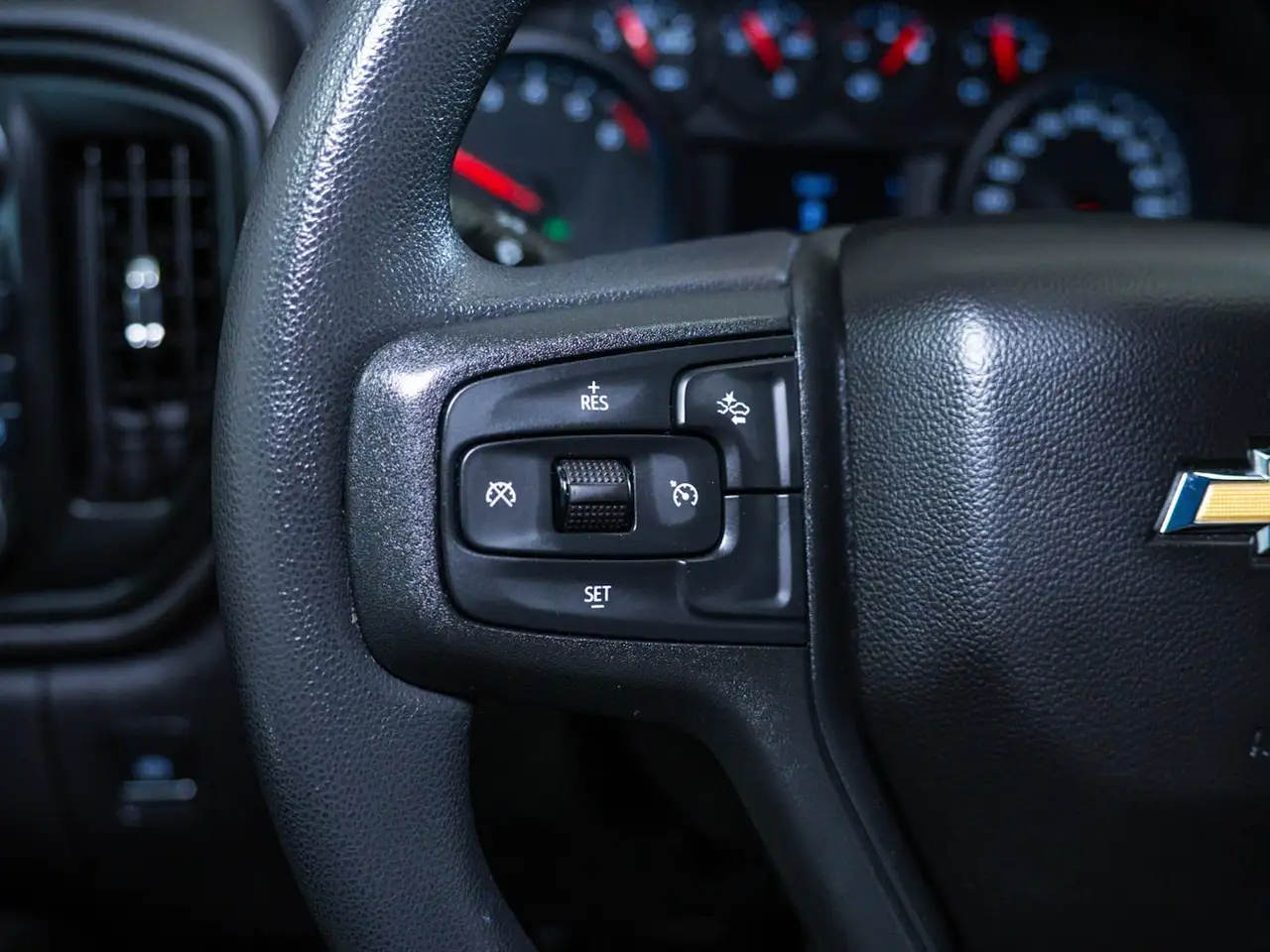 Chevrolet Silverado 1500 photo Chevrolet Silverado 1500