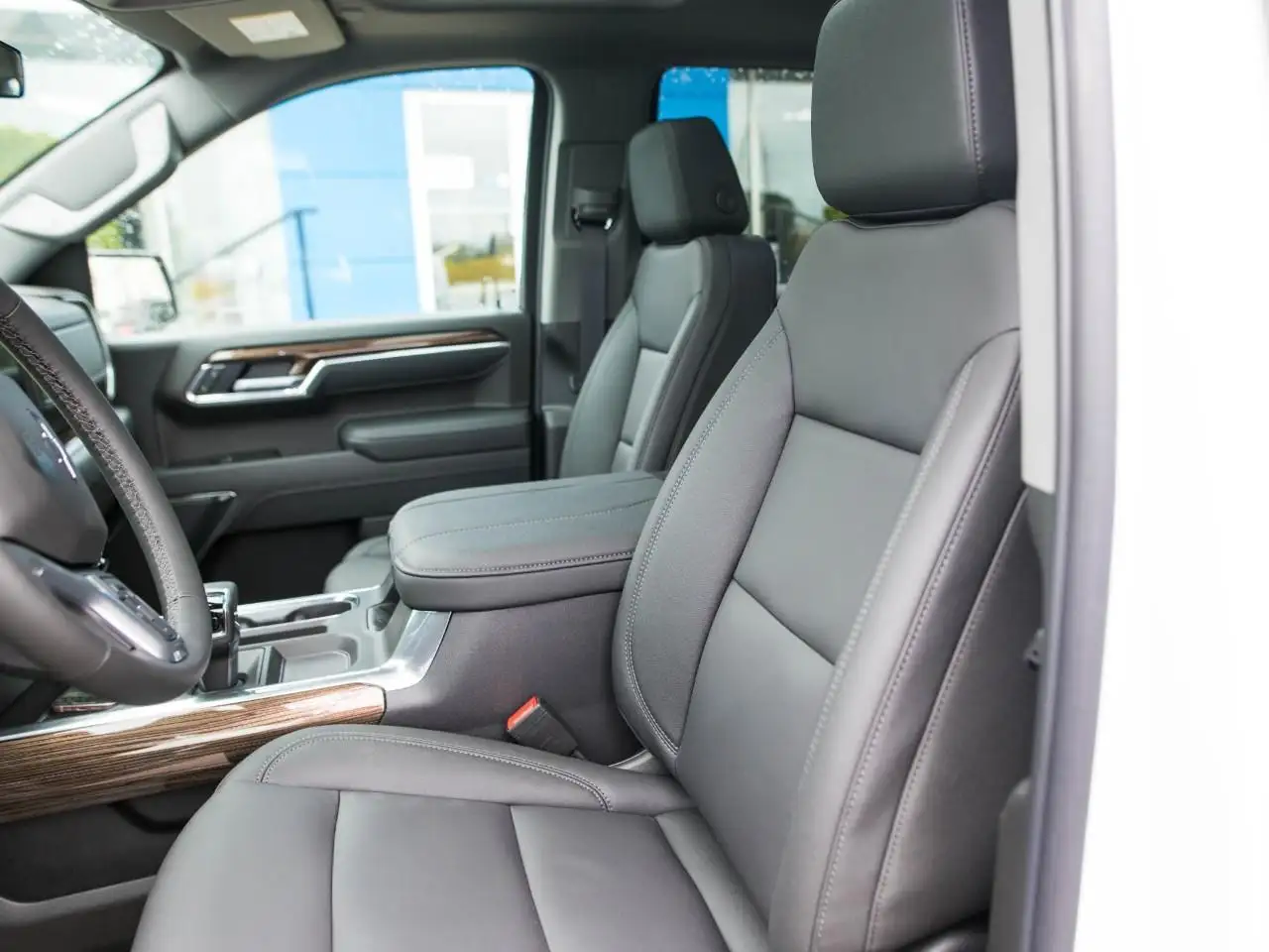 Chevrolet Silverado 1500 снимка Chevrolet Silverado 1500