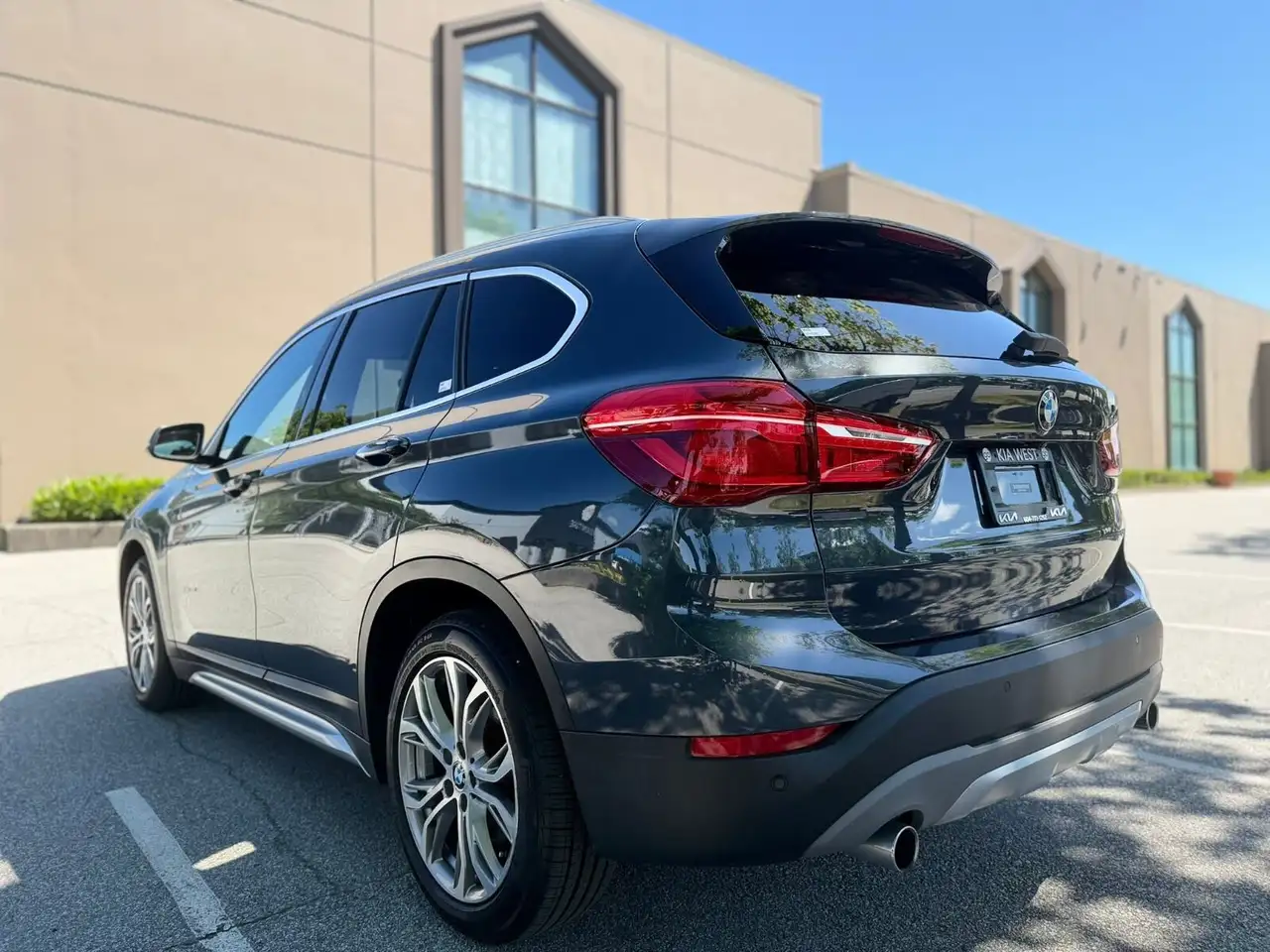 BMW X1 photo BMW X1