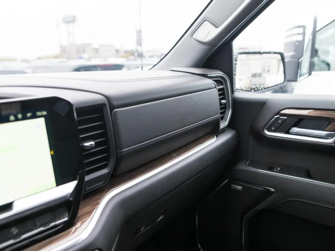 Chevrolet Silverado 1500 снимка Chevrolet Silverado 1500