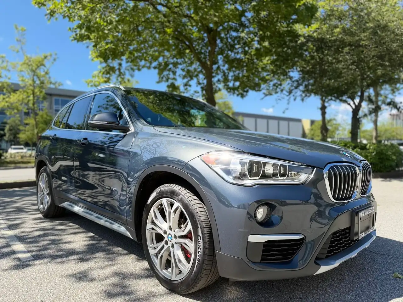 BMW X1 photo BMW X1
