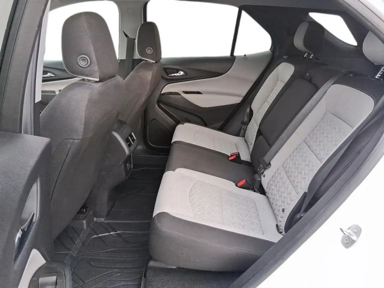 Chevrolet Equinox снимка Chevrolet Equinox