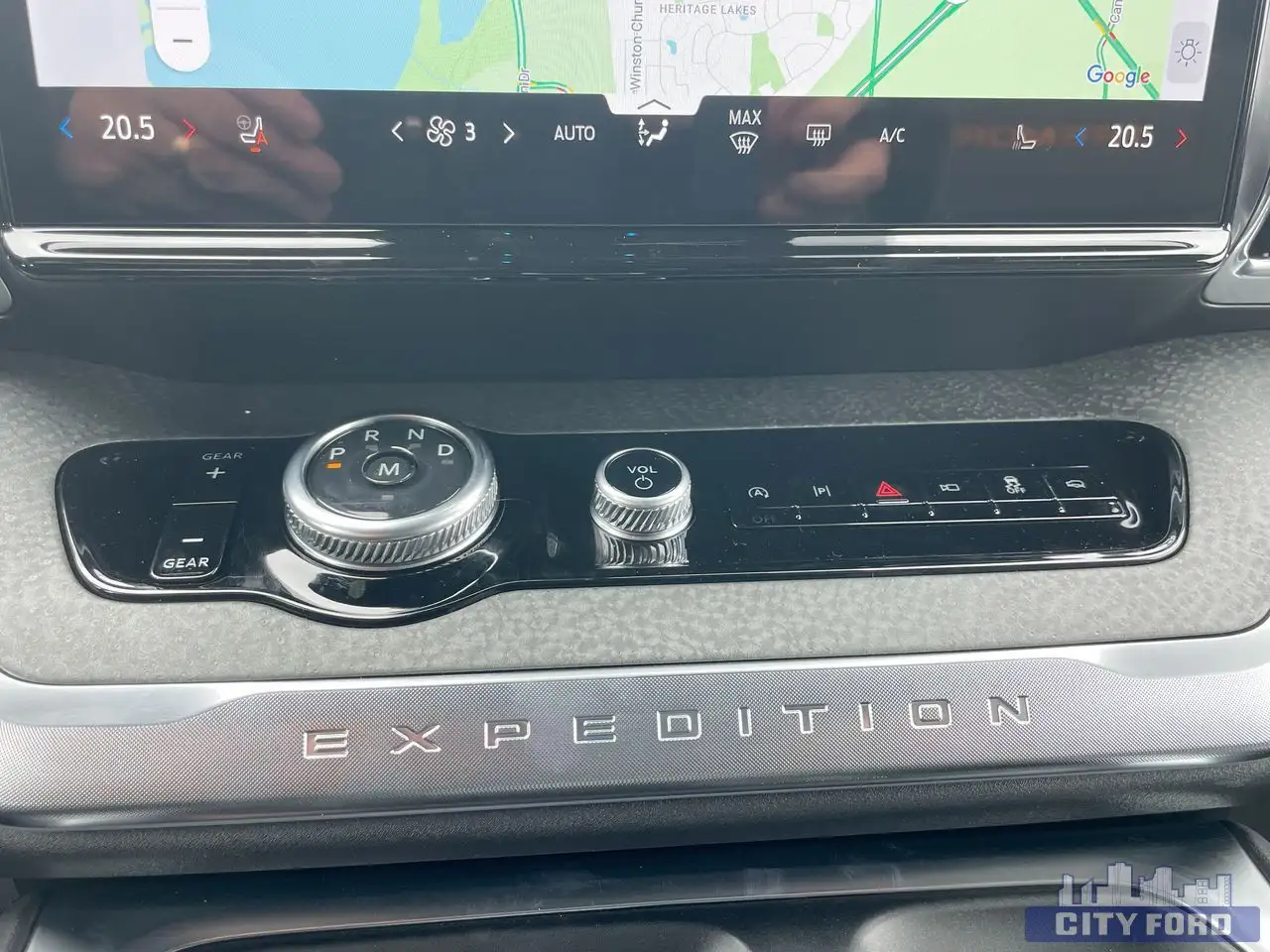 Ford Expedition снимка Ford Expedition