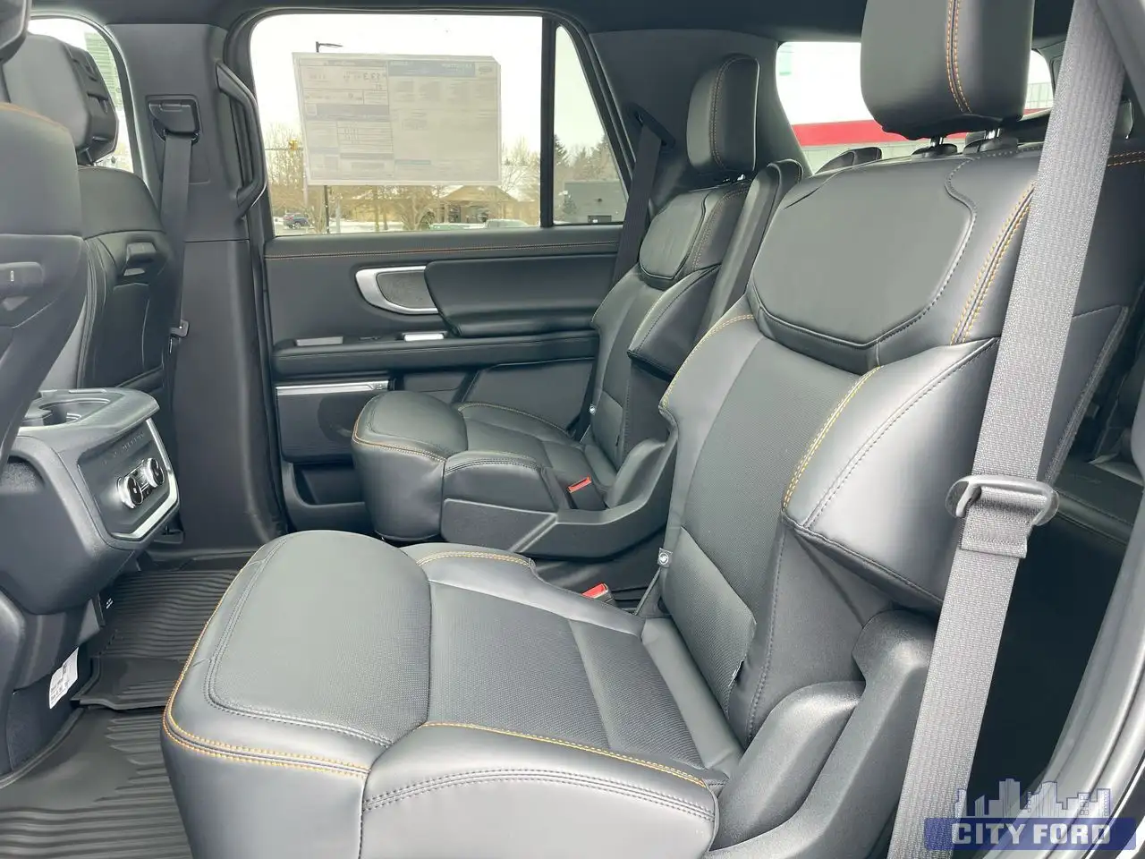 Ford Expedition снимка Ford Expedition
