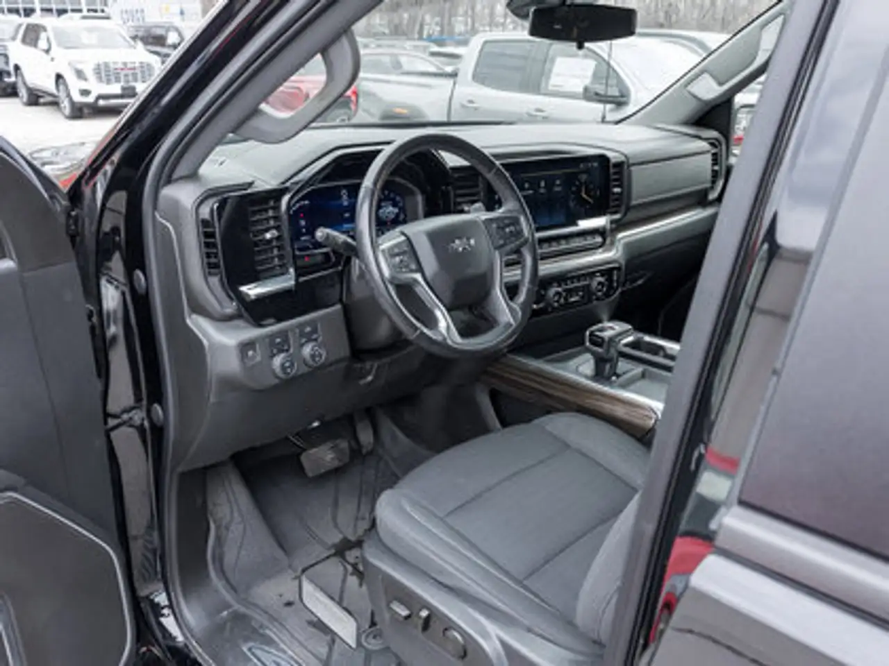 Chevrolet Silverado 1500 снимка Chevrolet Silverado 1500