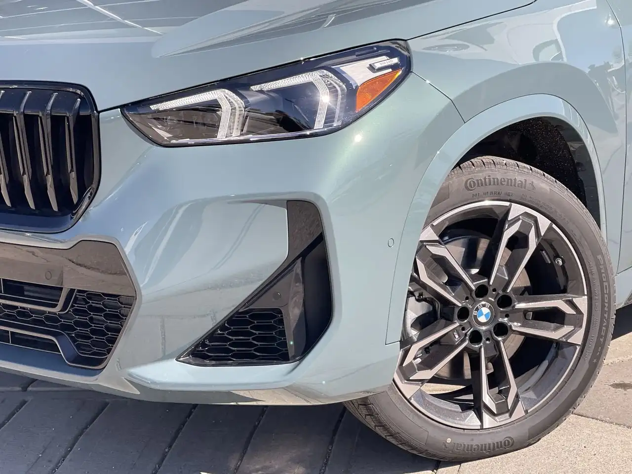 BMW X1 снимка BMW X1