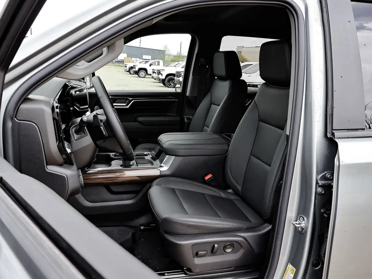 Chevrolet Silverado 1500 снимка Chevrolet Silverado 1500