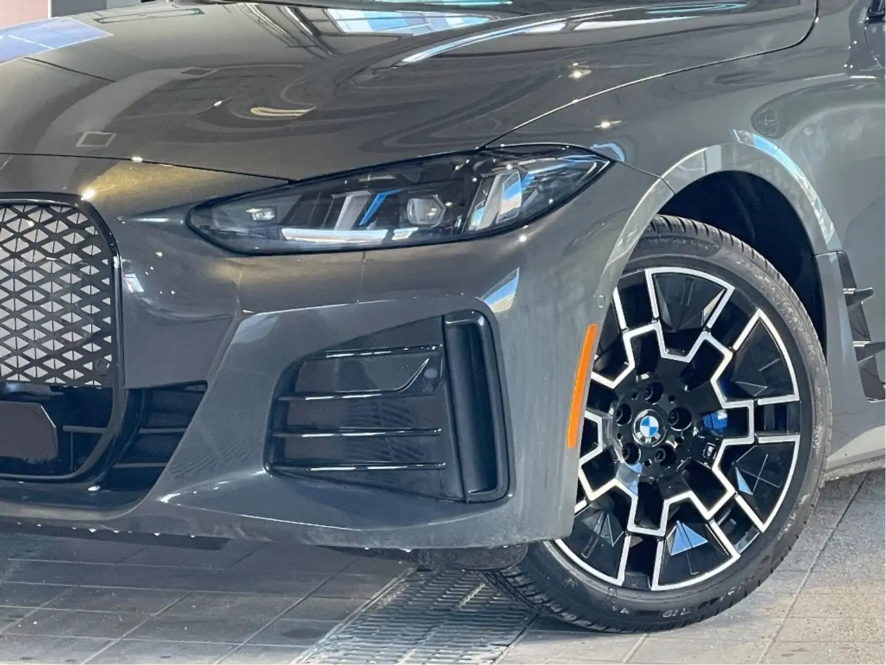 BMW i4 снимка BMW i4