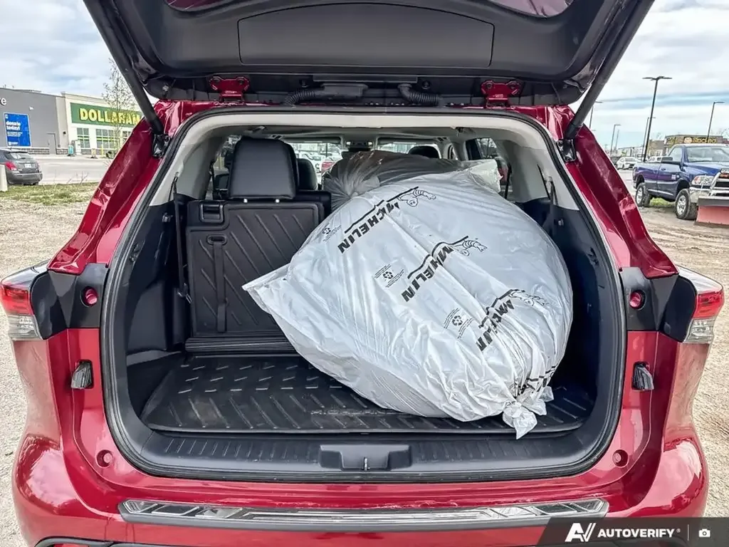 Toyota Highlander снимка Toyota Highlander