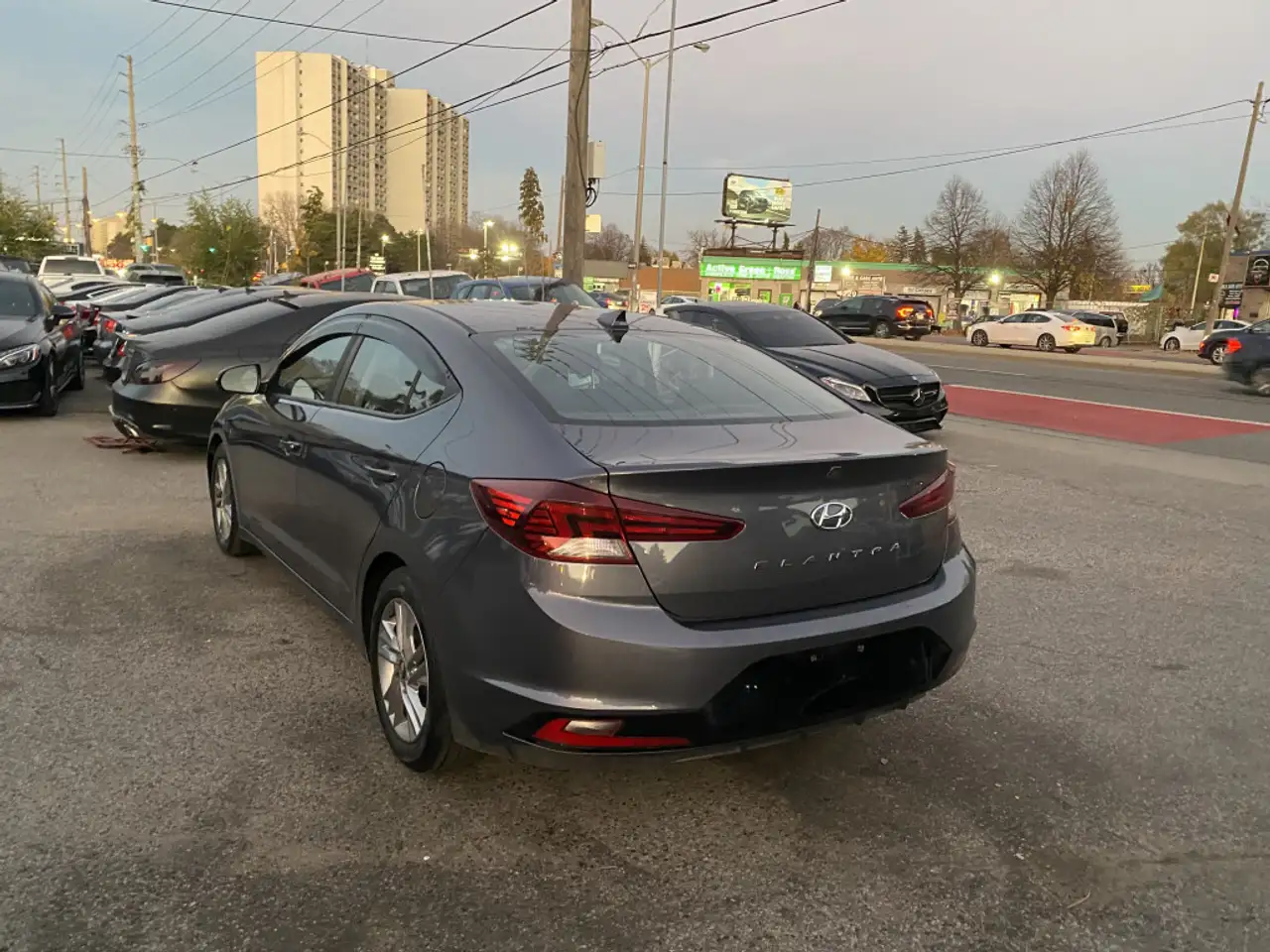 Hyundai ELANTRA снимка Hyundai ELANTRA