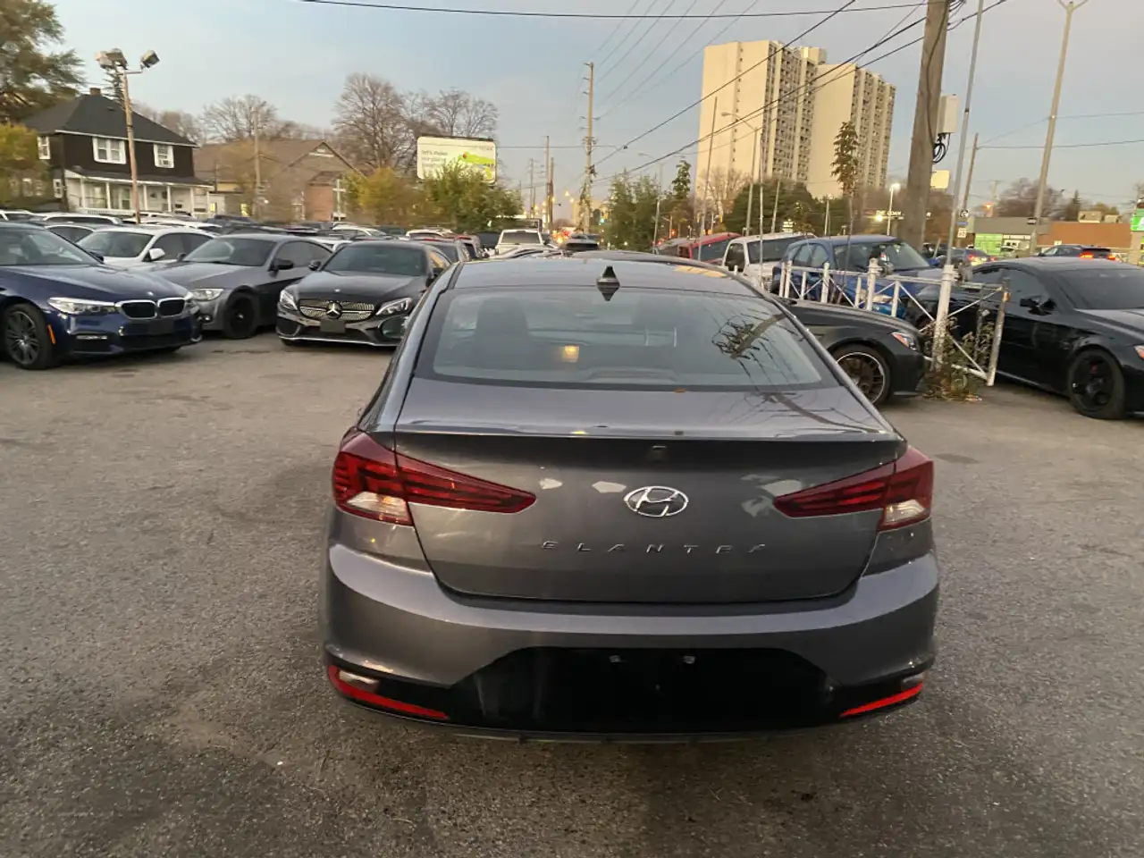 Hyundai ELANTRA снимка Hyundai ELANTRA