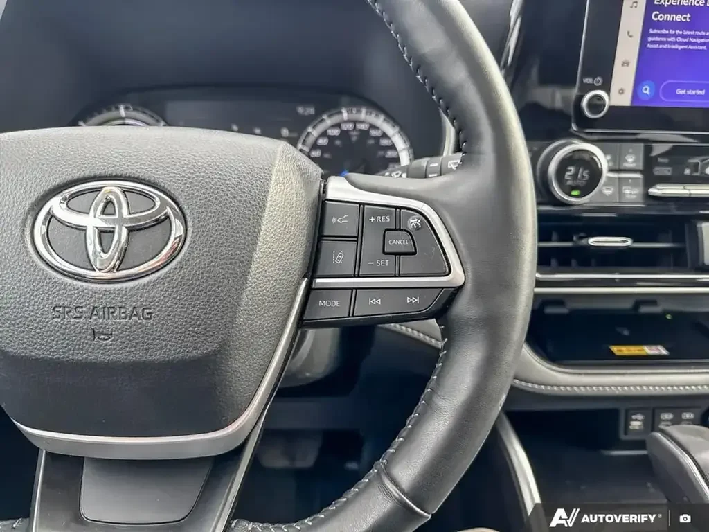 Toyota Highlander снимка Toyota Highlander