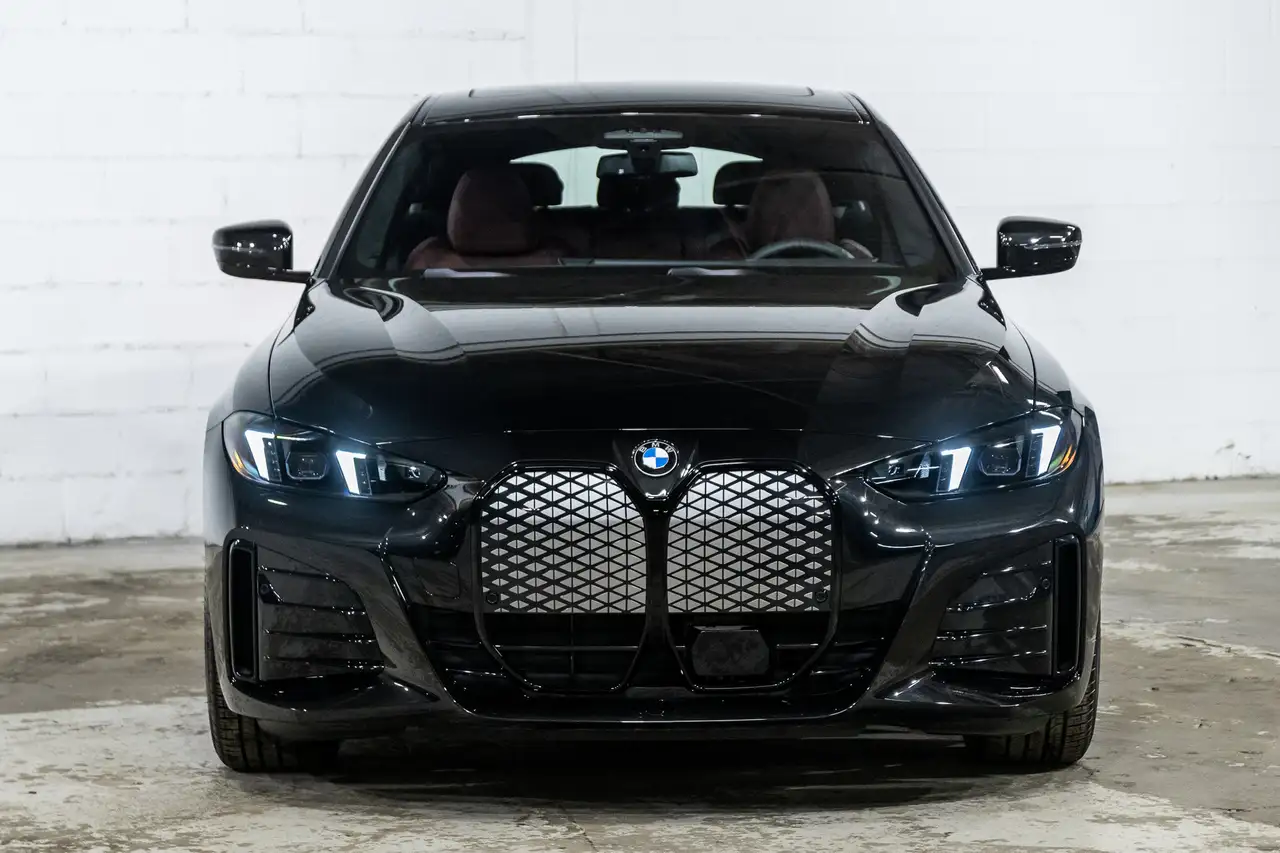 BMW i4 photo BMW i4