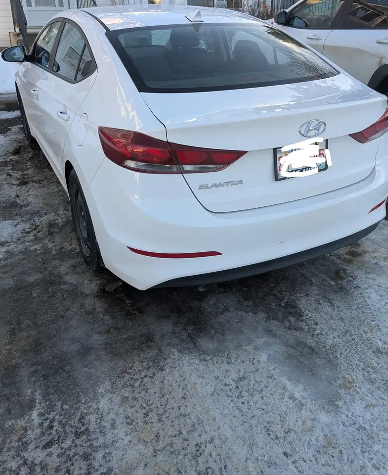 Hyundai ELANTRA снимка Hyundai ELANTRA