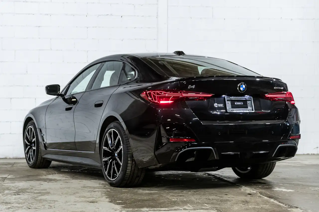 BMW i4 photo BMW i4