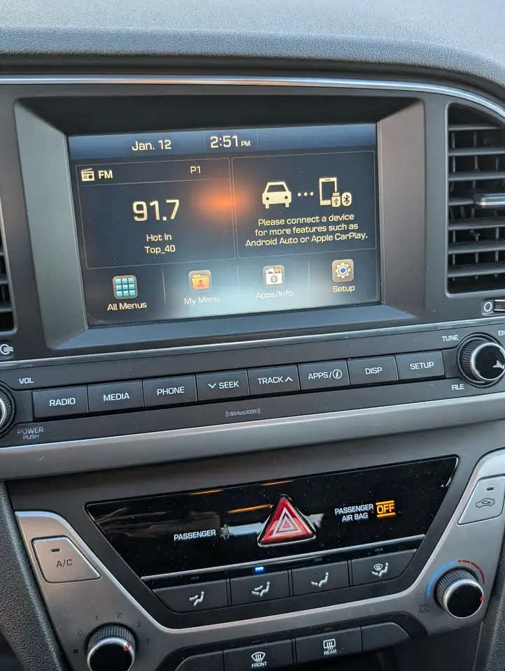 Hyundai ELANTRA снимка Hyundai ELANTRA
